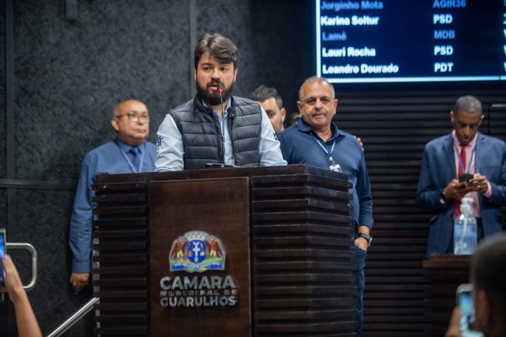 Guti faz discurso na Câmara Municipal