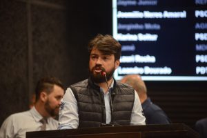 Guti na tribuna da Câmara