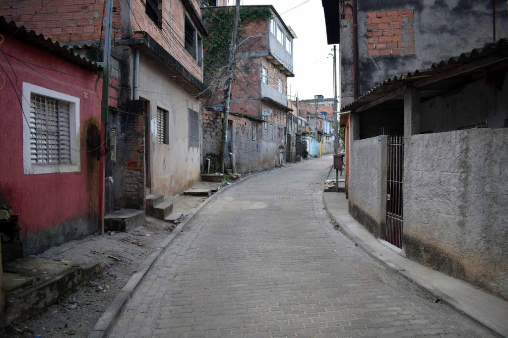 Pavimentação da rua do Campo é concluída no Parque Santos Dumont