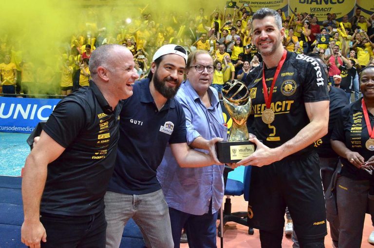 Anderson Marsili, Guti e Sandro, no título paulista do Vôlei Guarulhos