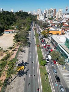 Área de lazer na avenida Paulo Faccini