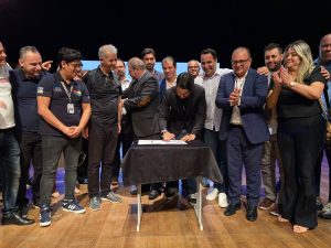 Guti assina contrato de construção do Hospital Infantojuvenil de Guarulhos