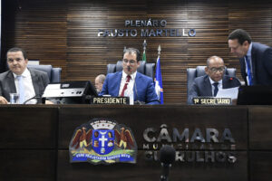 Ticiano Americano, presidente da Câmara x sessão