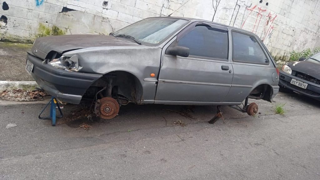 carro abandonado