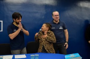 Entrega de Título de regularização fundiária para a comunidade Vila Nova Santa Cecília II