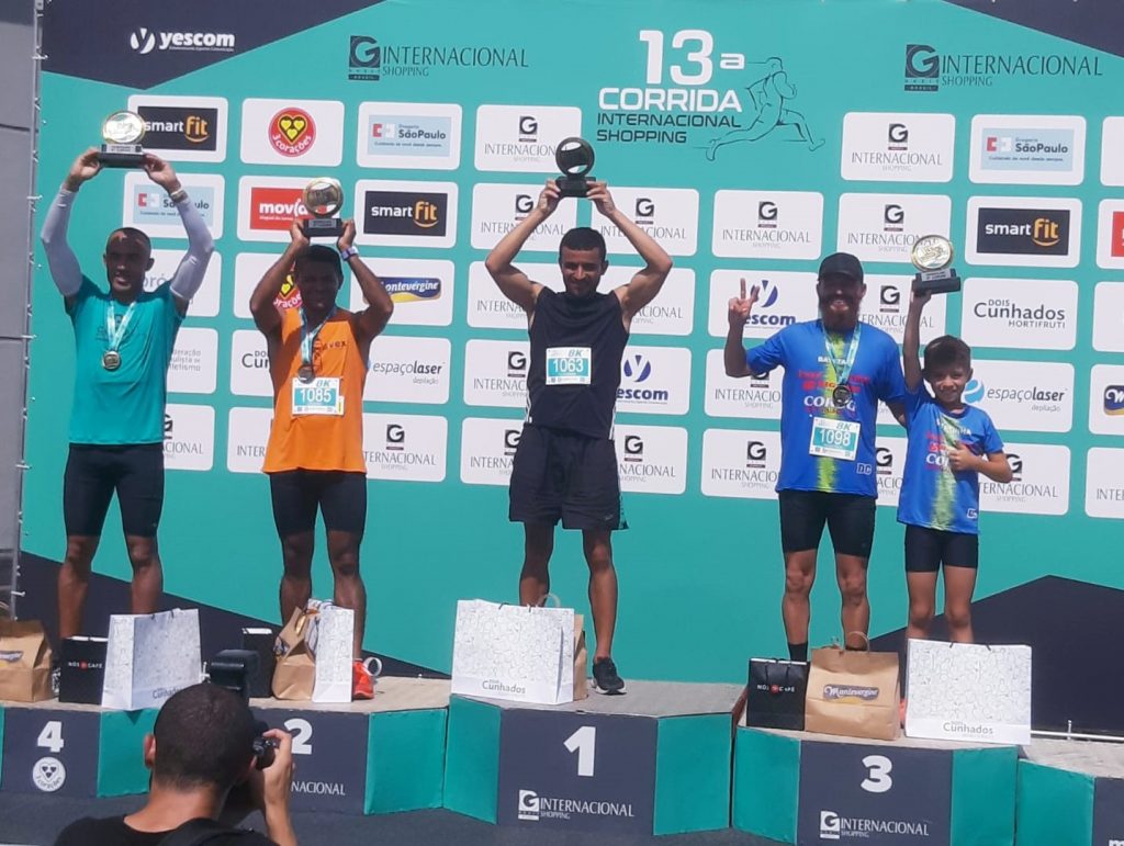 Pódio masculino Corrida Internacional Shopping 2023
