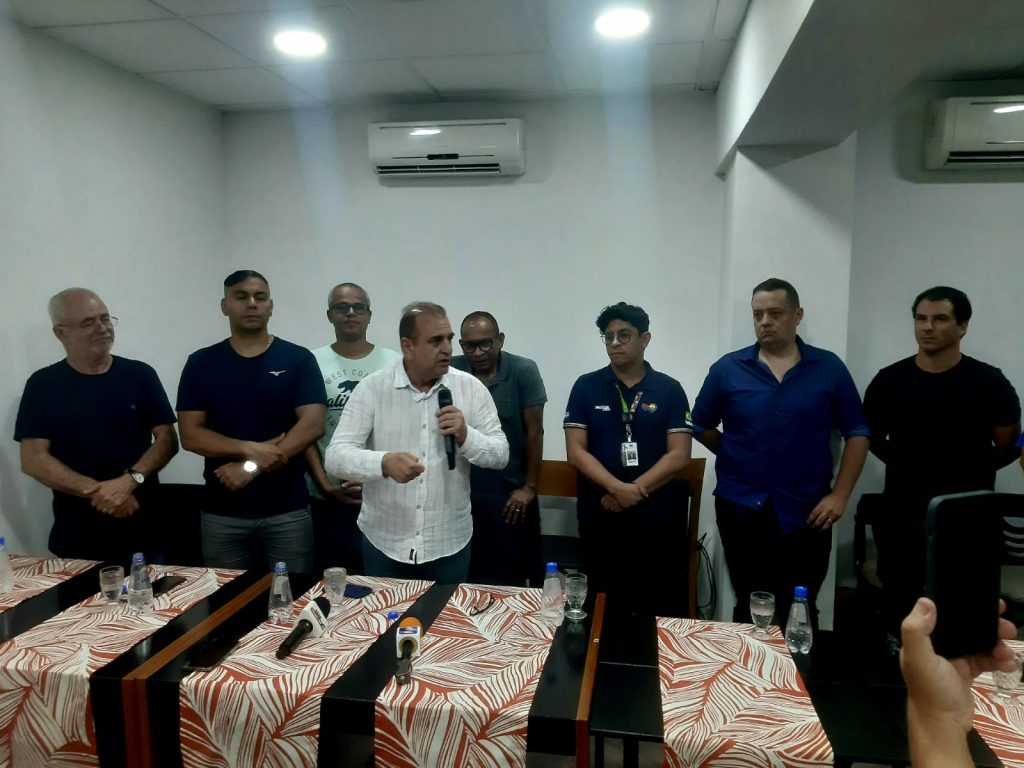Americano lança pré-candidatura