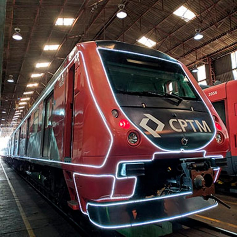 Trem iluminado CPTM