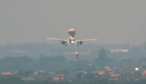 balão cai no aeroporto