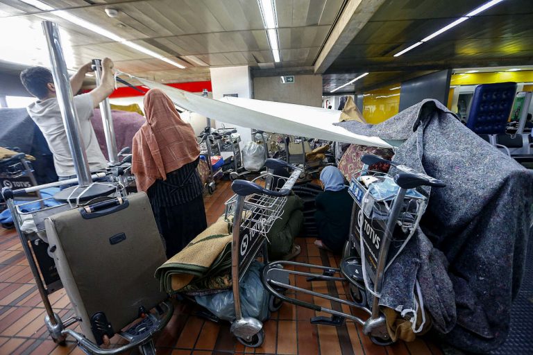 refugiados afegãos no Aeroporto Internacional de Guarulhos