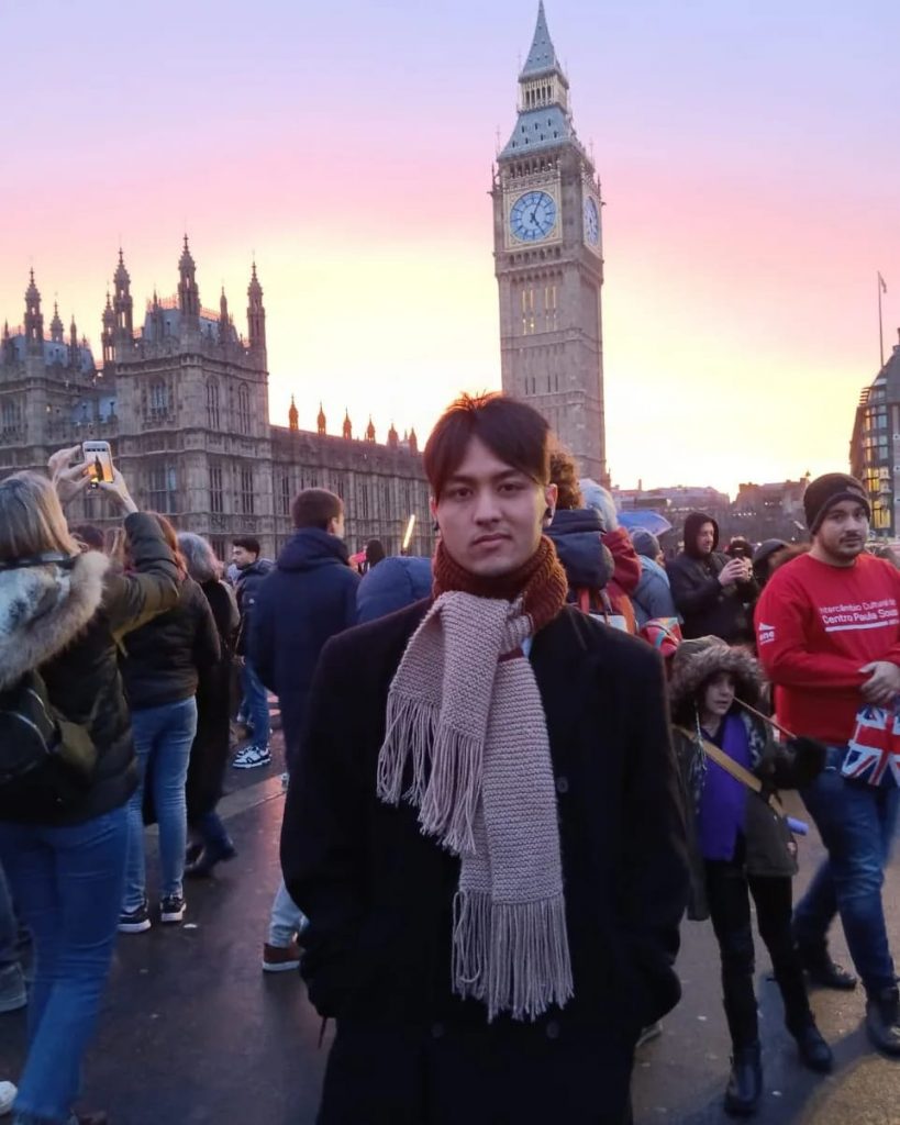Nicolas Yoshiyuki, em Leeds, na Inglaterra