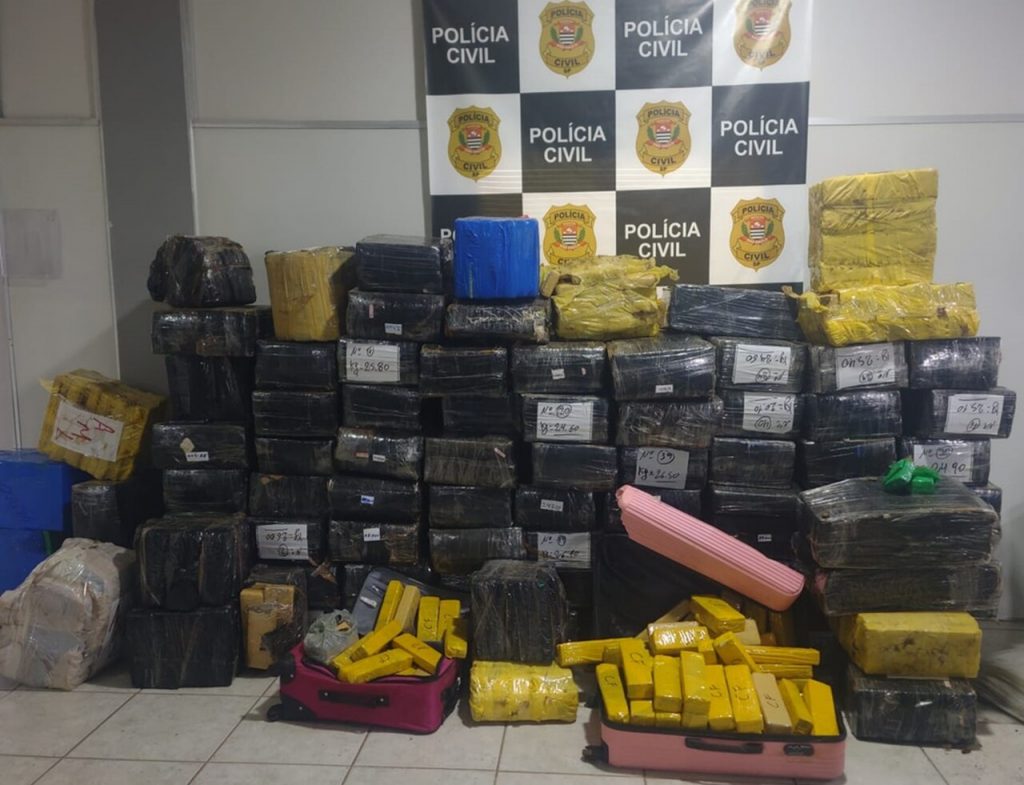 tijolos de maconha