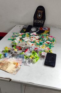 GCM apreende drogas
