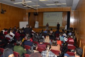 Alunos em palestra na UNG