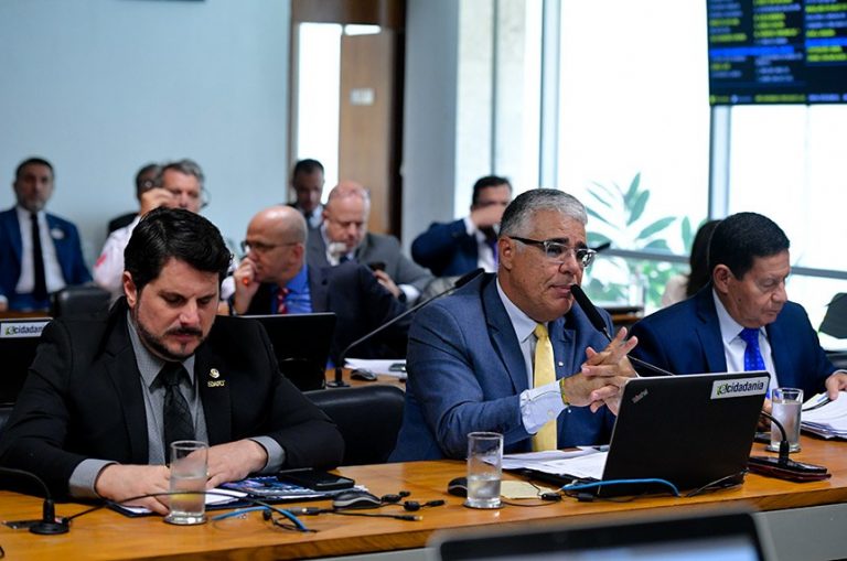 Eduardo Girão, Marcos do Val e Hamilton Mourão no Senado Federal