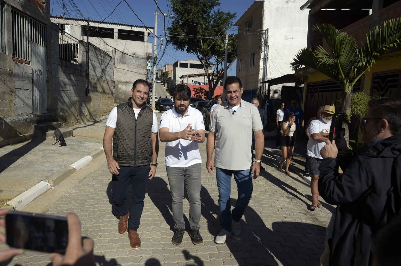 Entrega mãos a obra Cabuçu