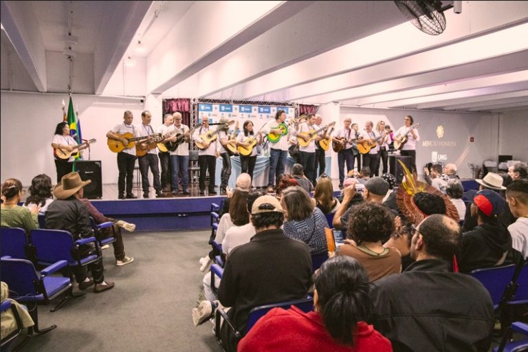 UNG premia artistas