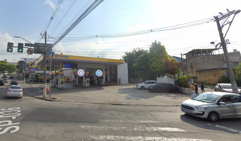 Confluência entre a avenida Tiradentes e a avenida Vereador Antonio Grokovski