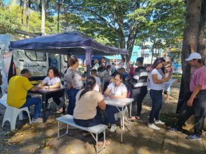 Farmacêuticos na Praça Getúlio Vargas