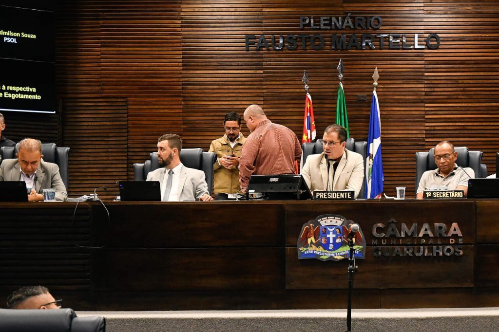 Sessão da Câmara Municipal sobre privatização da Sabesp