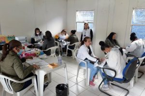 Entrega no insumos no Cras do Jardim Adriana