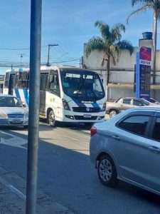 Microônibus durante paralisação de motoristas de ônibus no Soberana