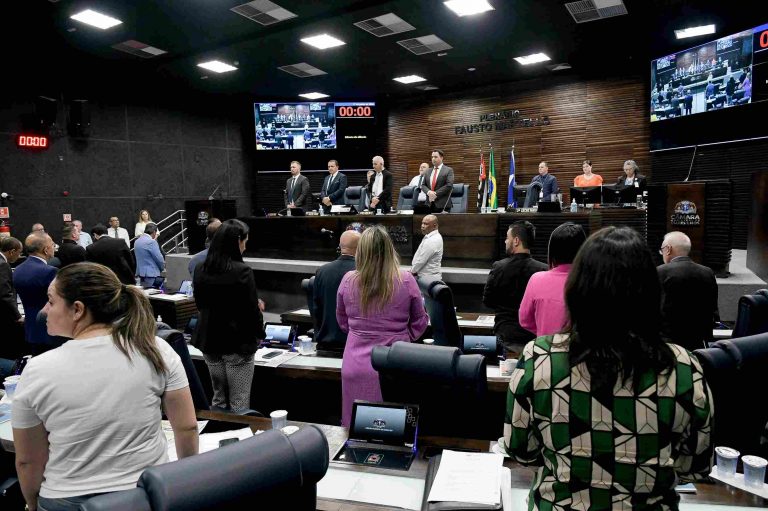Minuto de silêncio em sessão na Câmara Municipal