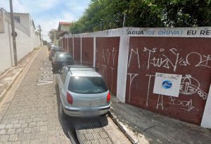 Viela Guarujá, no bairro Cidade Maia