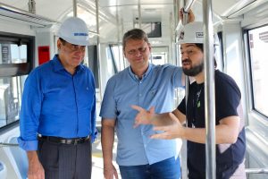 Vistoria de Tarcísio de Freitas, Guti e Jorge Wilson ao Aeromóvel