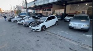 Carros apreendidos em rachas