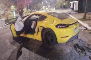 Porshe-atingiu-moto