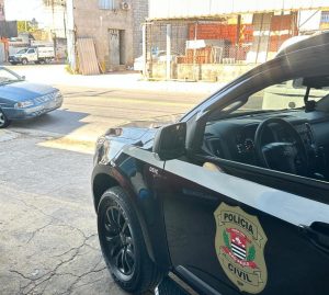 Viatura da Polícia Civil