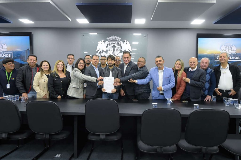 Guti e base aliada com projeto sobre Hospital da Mulher