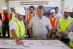 Tarcísio de Freitas fiscaliza obras do Rodoanel Norte