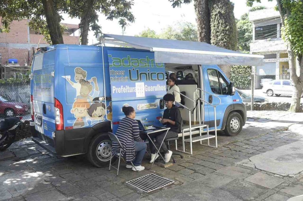 Van do CadMóvel, com informações do CadÚnico