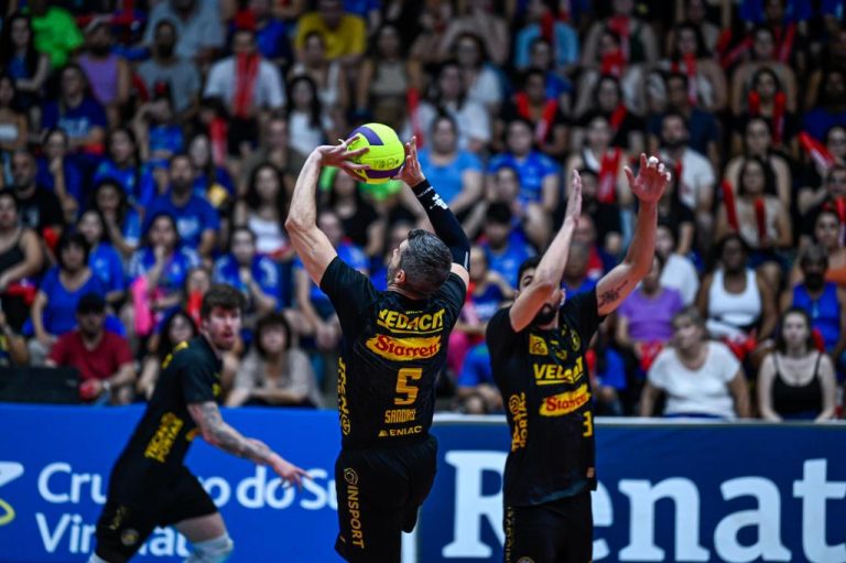 Vôlei Guarulhos em jogo em Campinas