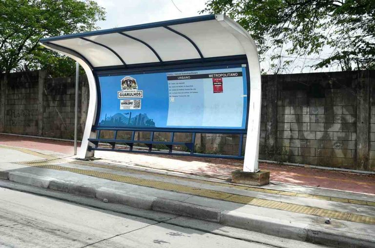 abrigo de ônibus