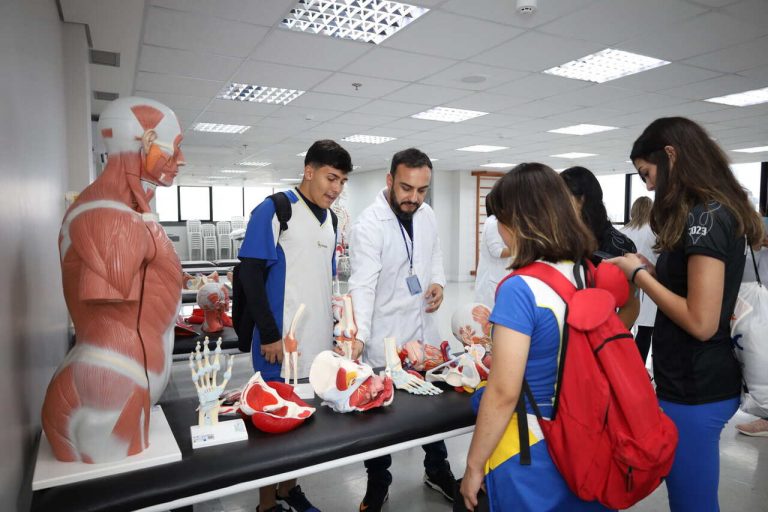 laboratório x feira de profissões