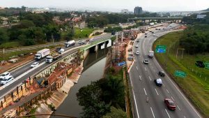 Obras no acesso da Hélio Smidt à Via Dutra
