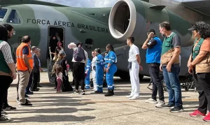 Vôo da FAB resgata brasileiros no Líbano