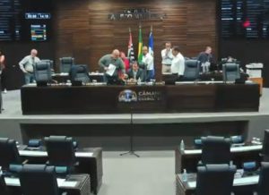 Sessão falta de quórum