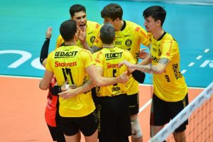 Vôlei Guarulhos celebra ponto