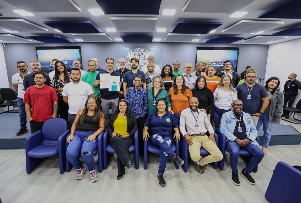 Prefeitura de Guarulhos e cooperativas de materiais recicláveis assinam contrato de trabalho