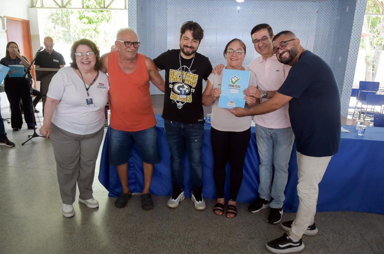 Entrega de Título Moradores Jd Lenize
