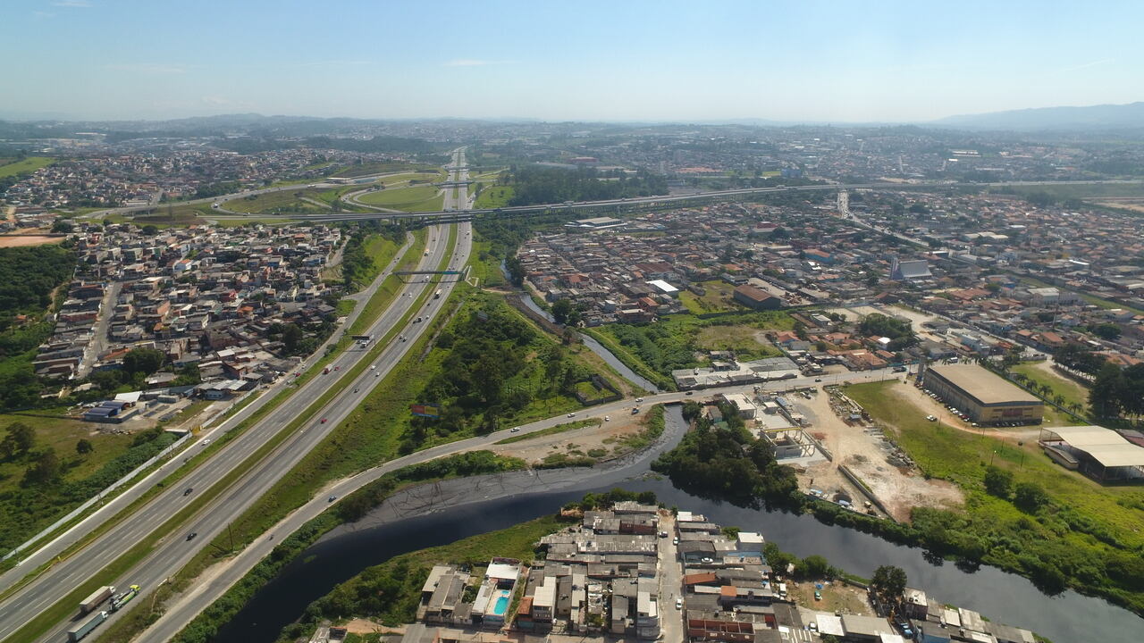 rodovia Ayrton Senna x vista aérea de Guarulhos