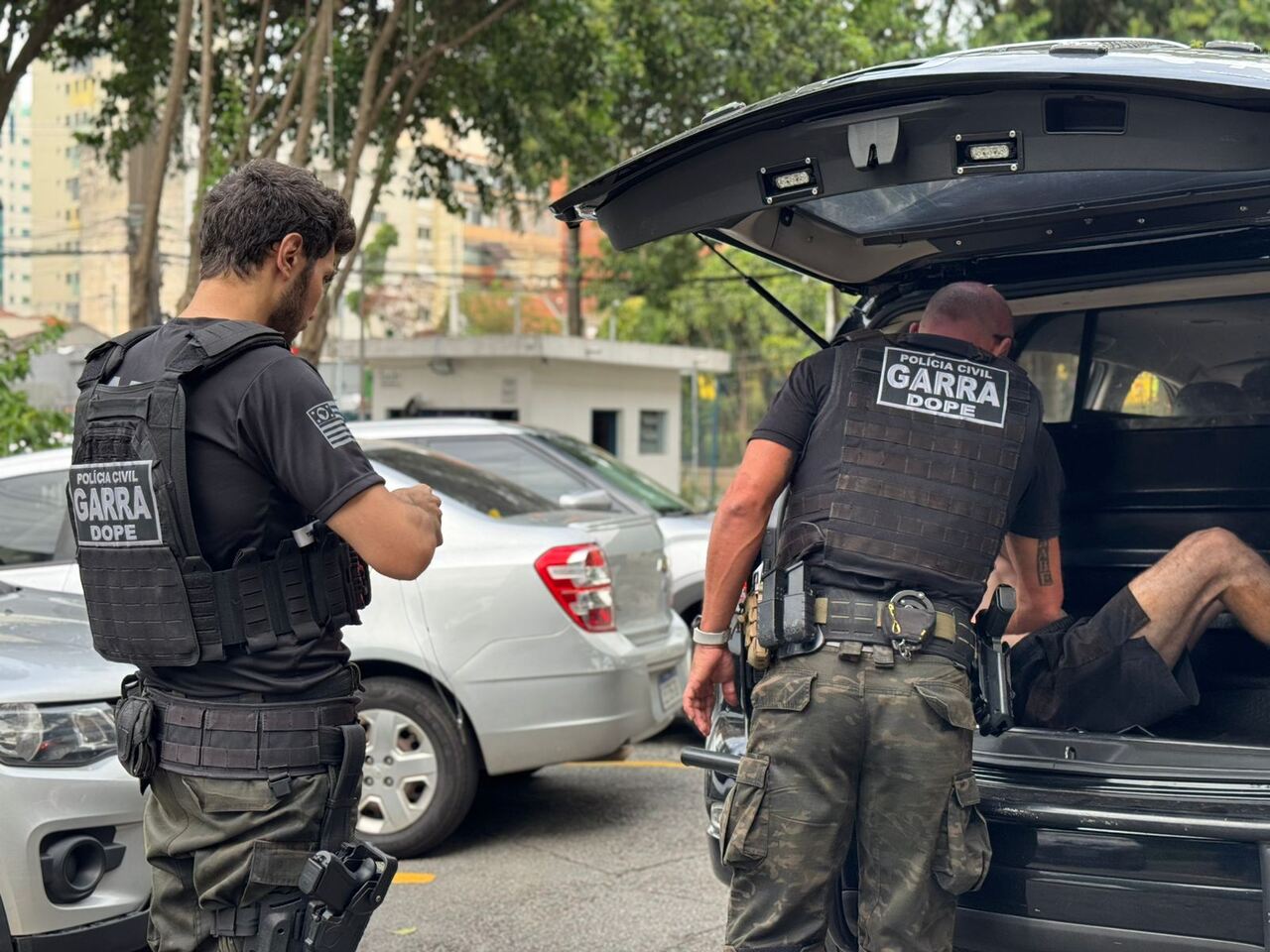 Garra prende sequestrador
