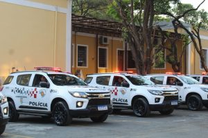 viaturas da Polícia Militar