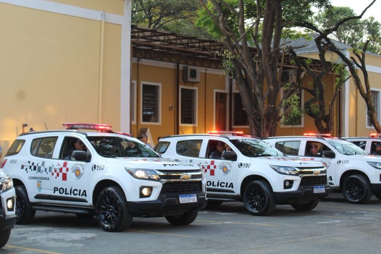 viaturas da Polícia Militar