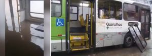 Notícias ônibus atingido por enchente em Guarulhos