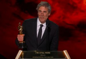 Notícias Walter Salles recebe Oscar por Ainda estou aqui
